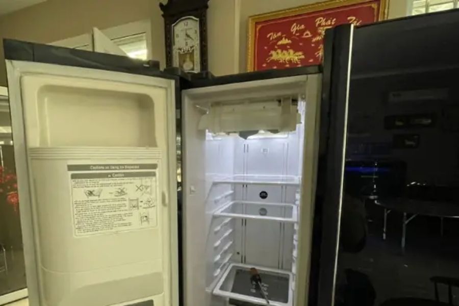 Tủ lạnh Hitachi không lấy được đá ngoài: nguyên nhân do đâu?