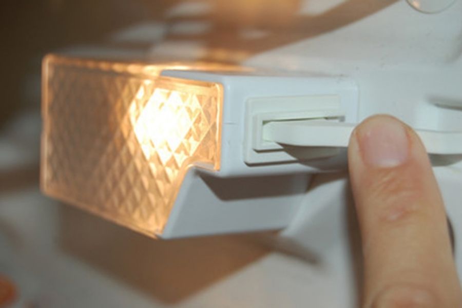 Tủ lạnh Hitachi không sáng đèn: phương án khắc phục chuẩn hiện nay
